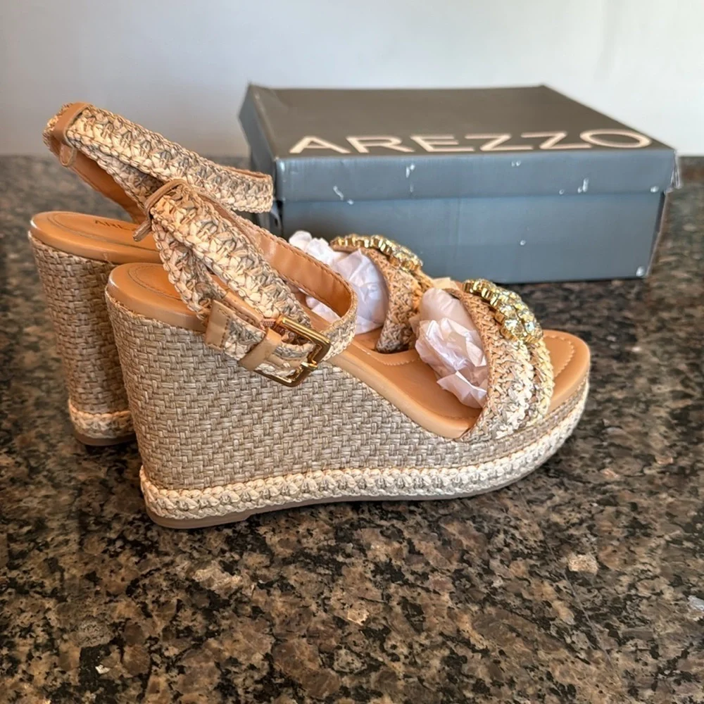 Arezzo Women's Tan Wedge platform Sandals NIB 9